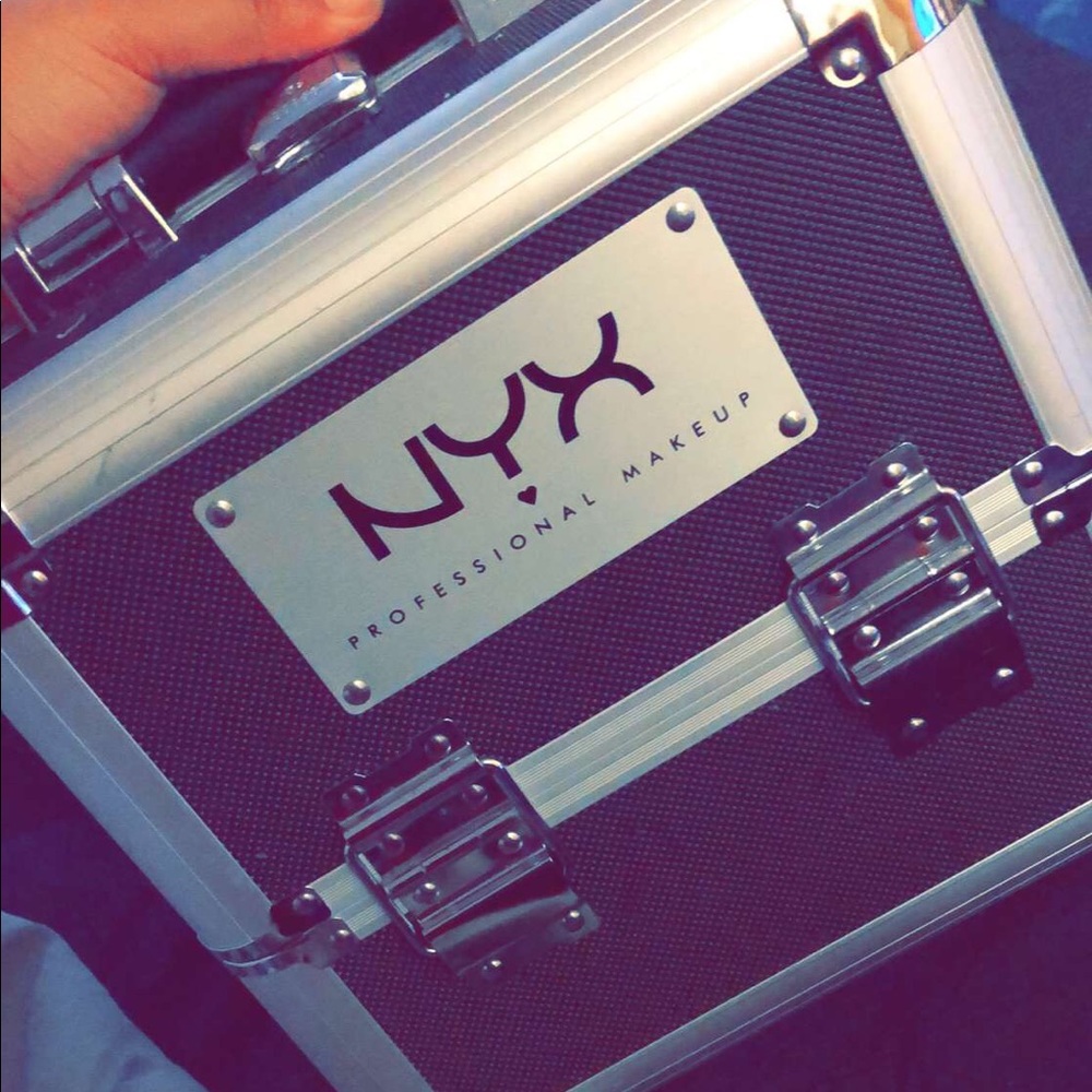 Nyx makeup case